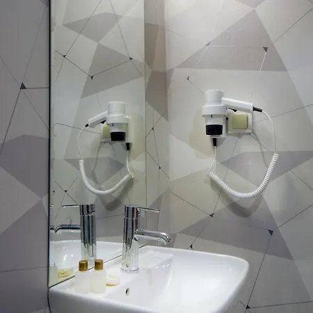 아브로 세젠레르 3*