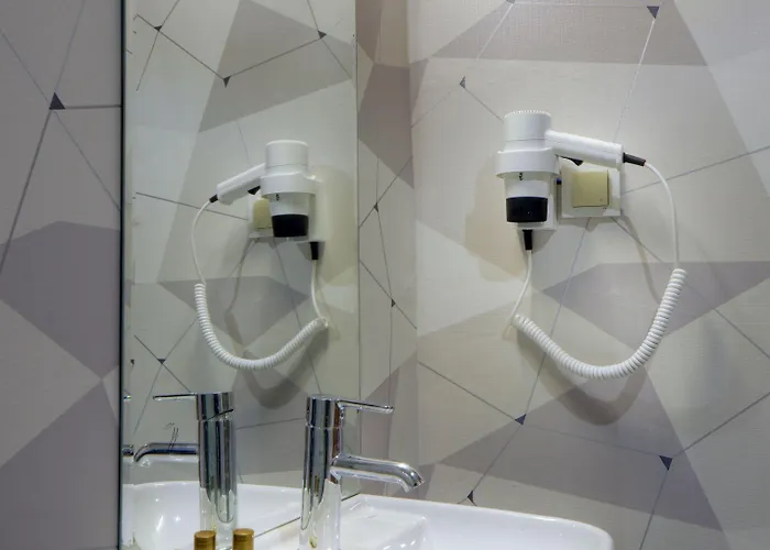 أبرو سيزينلير 3*